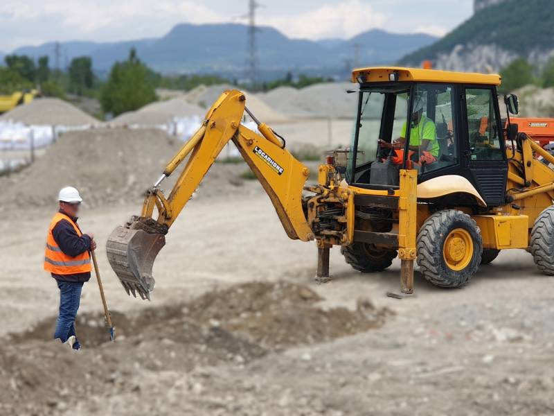 Formation initiale R482 Engin de chantier Cat C1 chargeuses, tractopelle (anciennement R372m catégorie 4)
