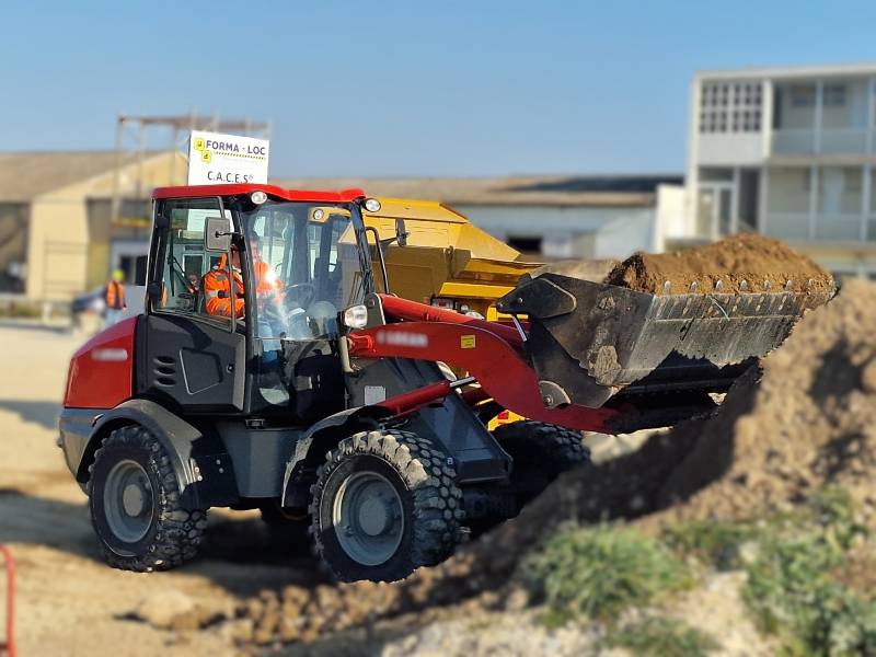 Formation initiale R482 Engin de chantier Cat C1 chargeuses, tractopelle (anciennement R372m catégorie 4)