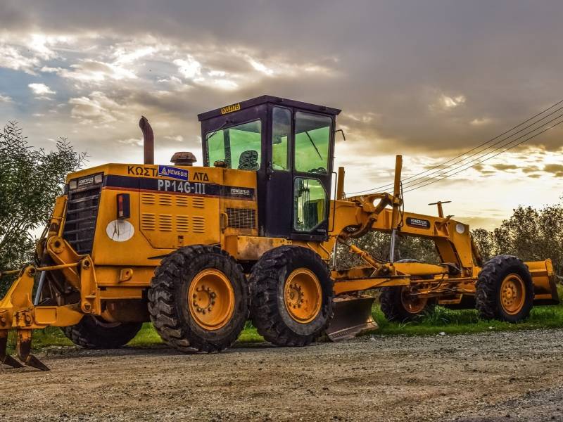 Formation initiale R482 Engin de chantier Cat C3 Niveleuse, engin de nivellement