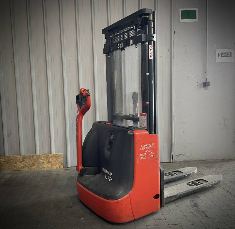 Formation initiale CACES® R485 1 Transpalette chariot gerbeur à conducteur accompagnant